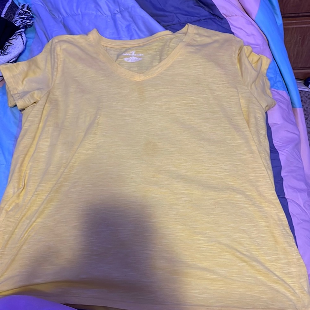 yellow t-shirt